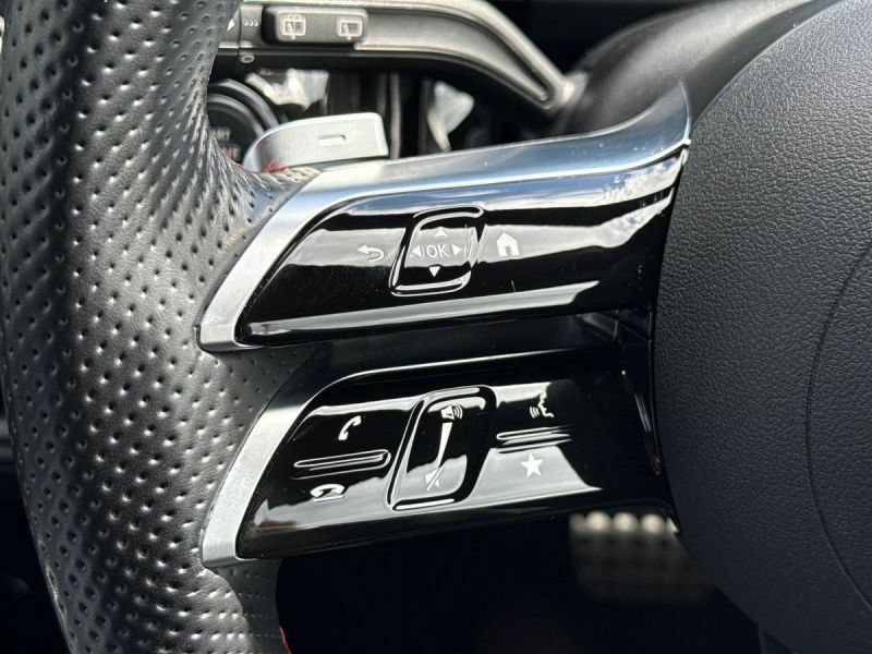 Mercedes-Benz GLA Class 200D Amg Line Executive Black #28
