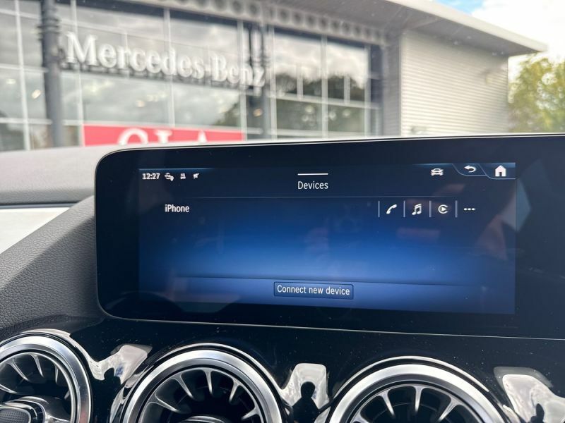Mercedes-Benz GLA Class 200D Amg Line Executive Black #38