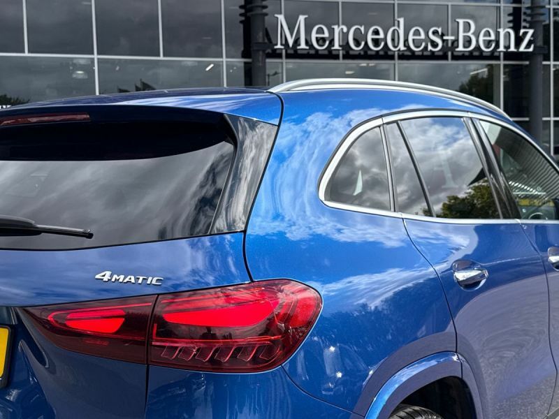 Mercedes-Benz GLA Class 200D Amg Line Executive Black #15