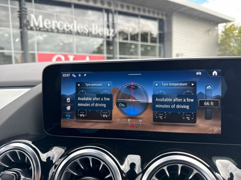 Mercedes-Benz GLA Class 200D Amg Line Executive Black #37