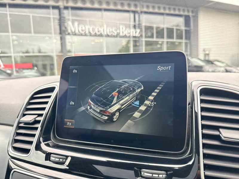 Mercedes-Benz GLE Class Suv White #41
