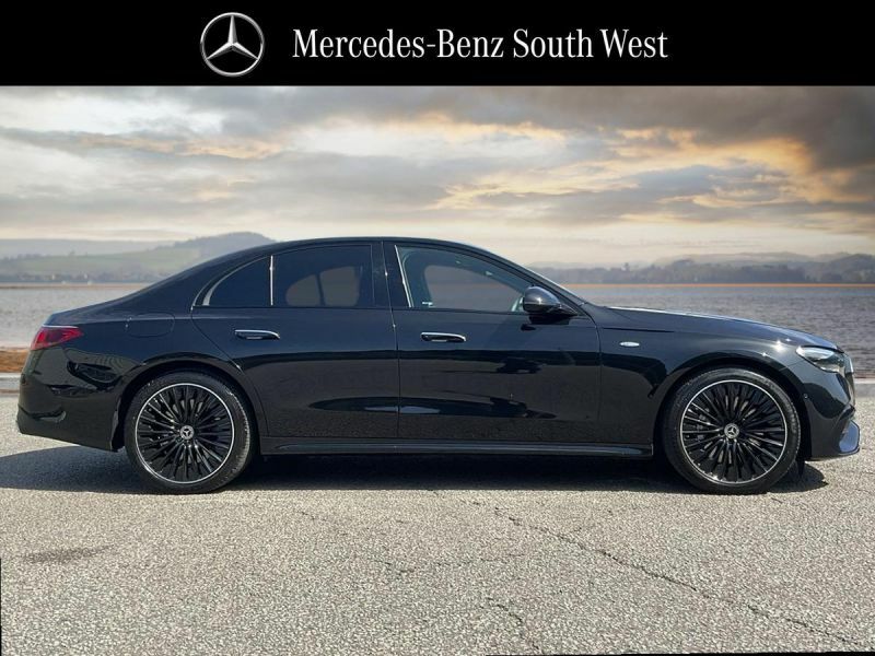 Mercedes-Benz E Class Saloon Black #3