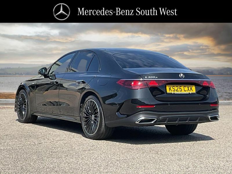 Mercedes-Benz E Class Saloon Black #2