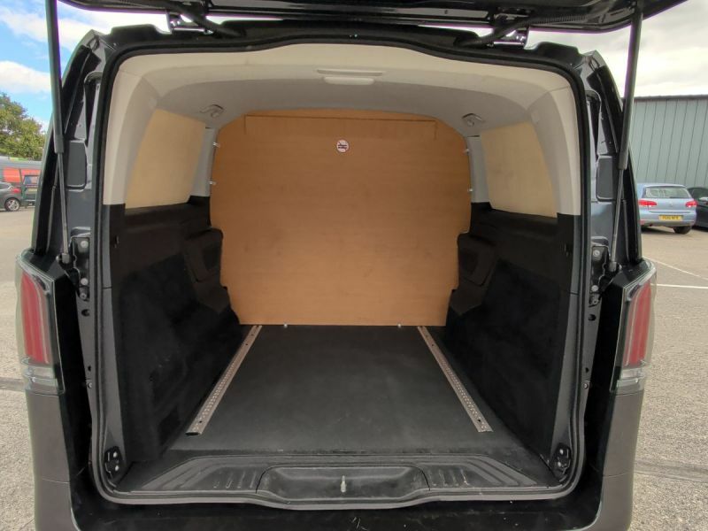 Mercedes-Benz Vito 116 Select L3 White #9