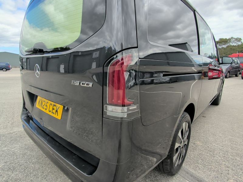 Mercedes-Benz Vito 116 Select L3 White #22