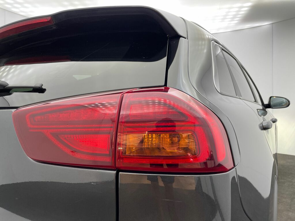 Kia e-Niro 64Kwh 4 Suv 201 Bhp White #35