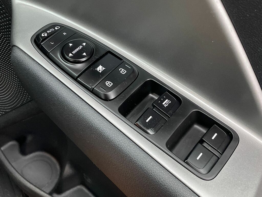 Kia e-Niro 64Kwh 4 Suv 201 Bhp White #11