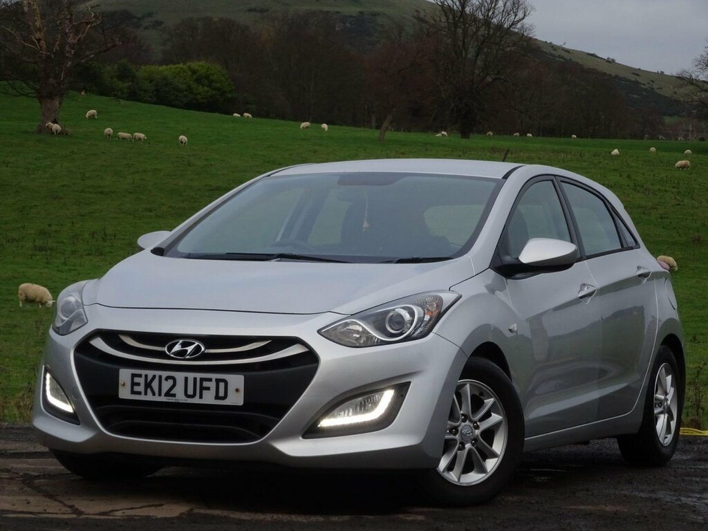 Hyundai I30 1.6 Crdi Blue Drive Active Euro 5 Ss Silver #2