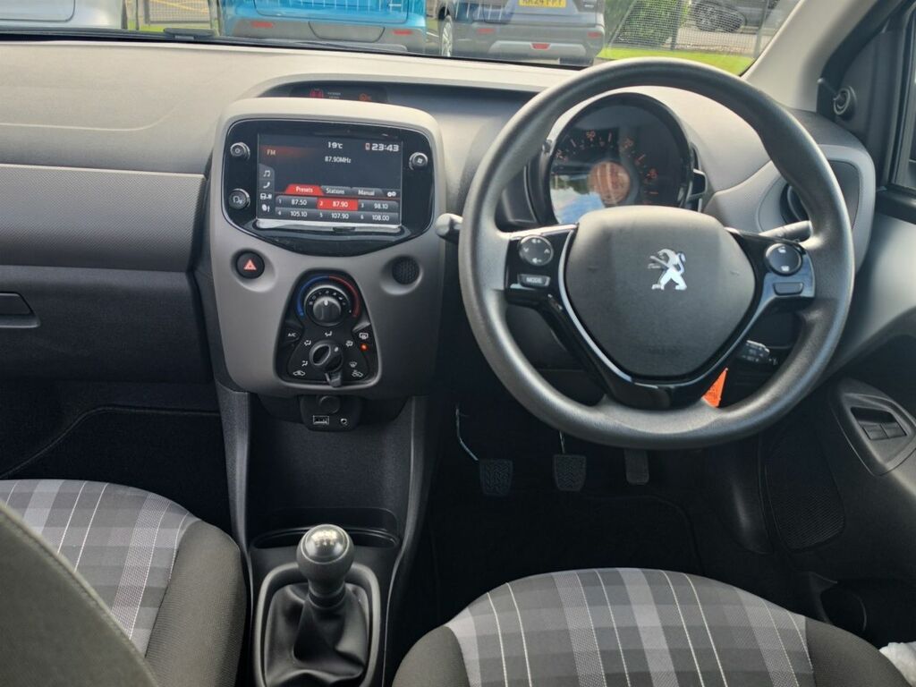 Peugeot 108 Active ESZ3987 Silver