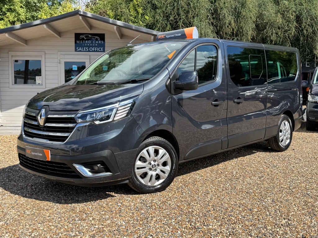 Renault Trafic 2.0 Dci Ll30 Sport L2 H1 Euro 6 Ss 9 Seat Grey