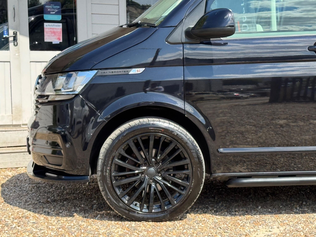 Volkswagen Transporter Shuttle 2.0 Shuttle Tdi Se Dsg Lwb Euro 6 Ss Black #4