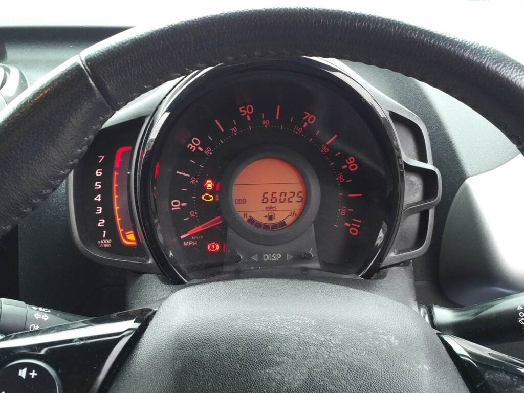 Peugeot 108 Active Hatchback 1.0 Active Red #27