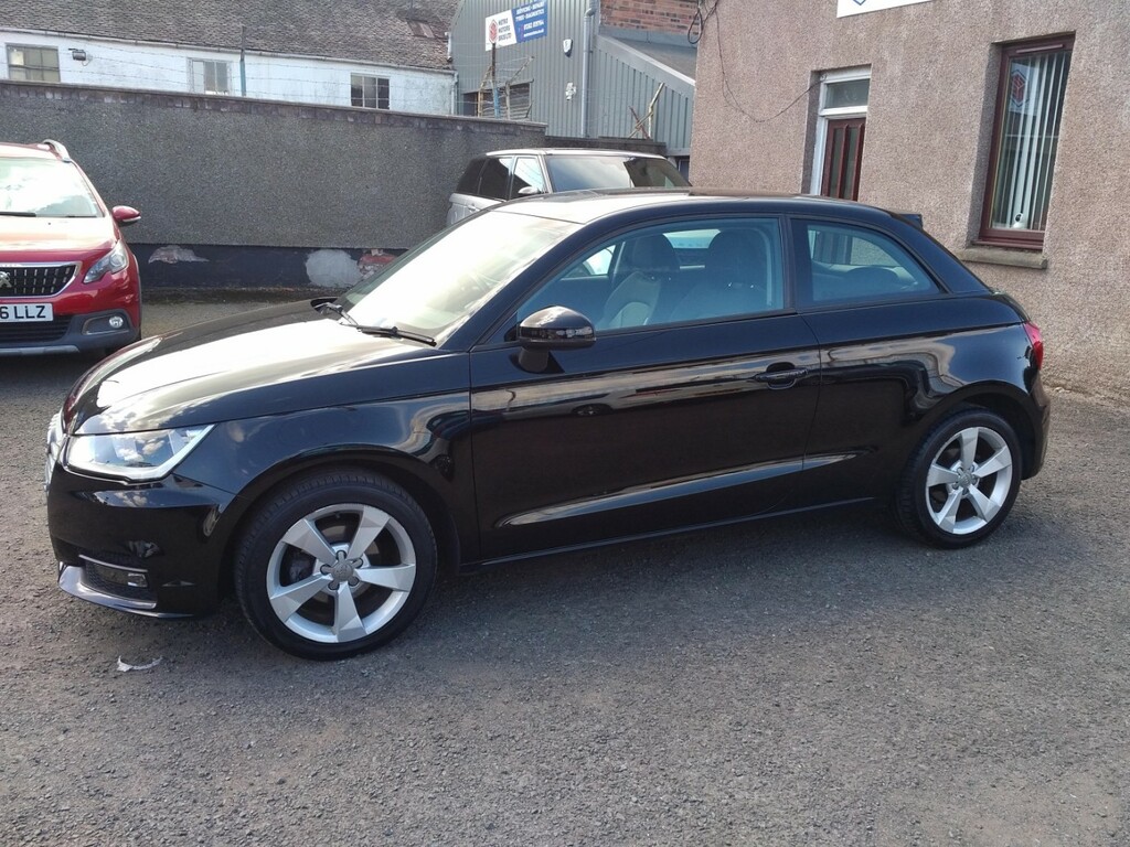 Audi A1 1.0 Tfsi Sport Black #2