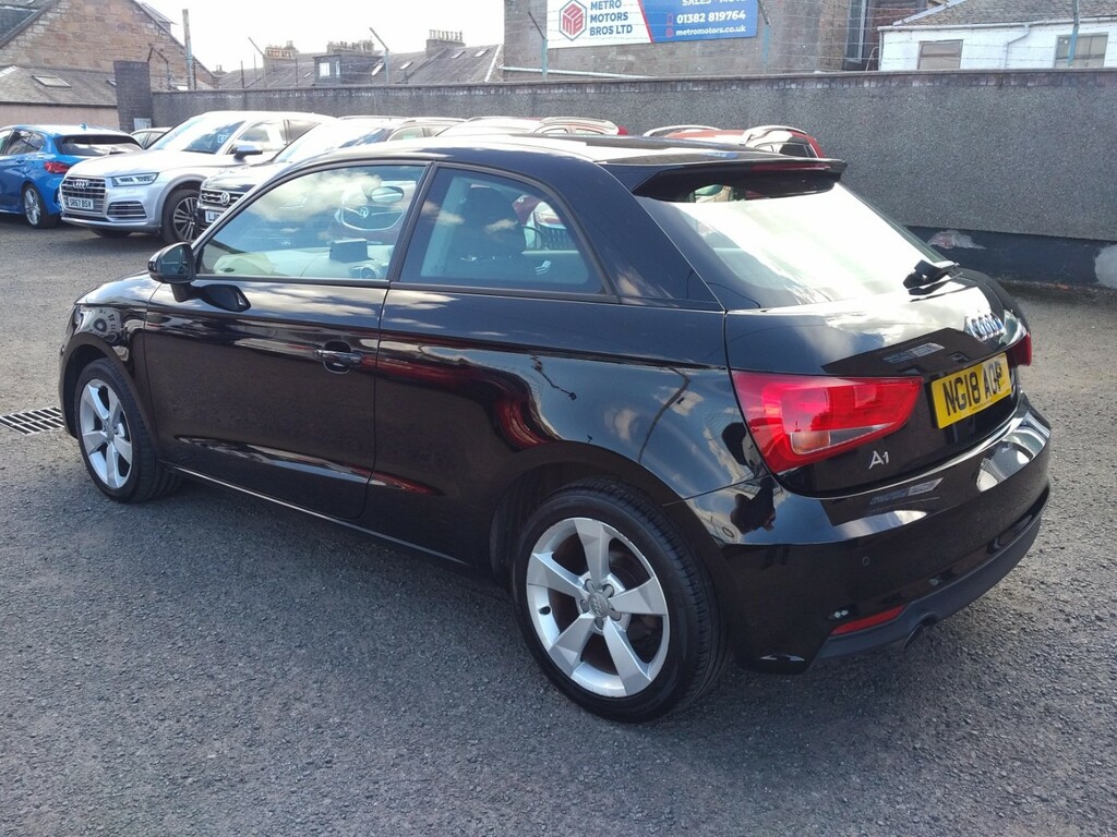 Audi A1 1.0 Tfsi Sport Black #4