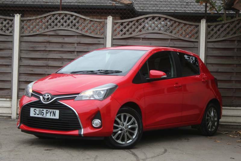 Toyota Yaris 1.33 Vvt-i Icon Red #4