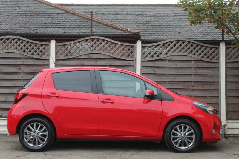 Toyota Yaris 1.33 Vvt-i Icon Red #5