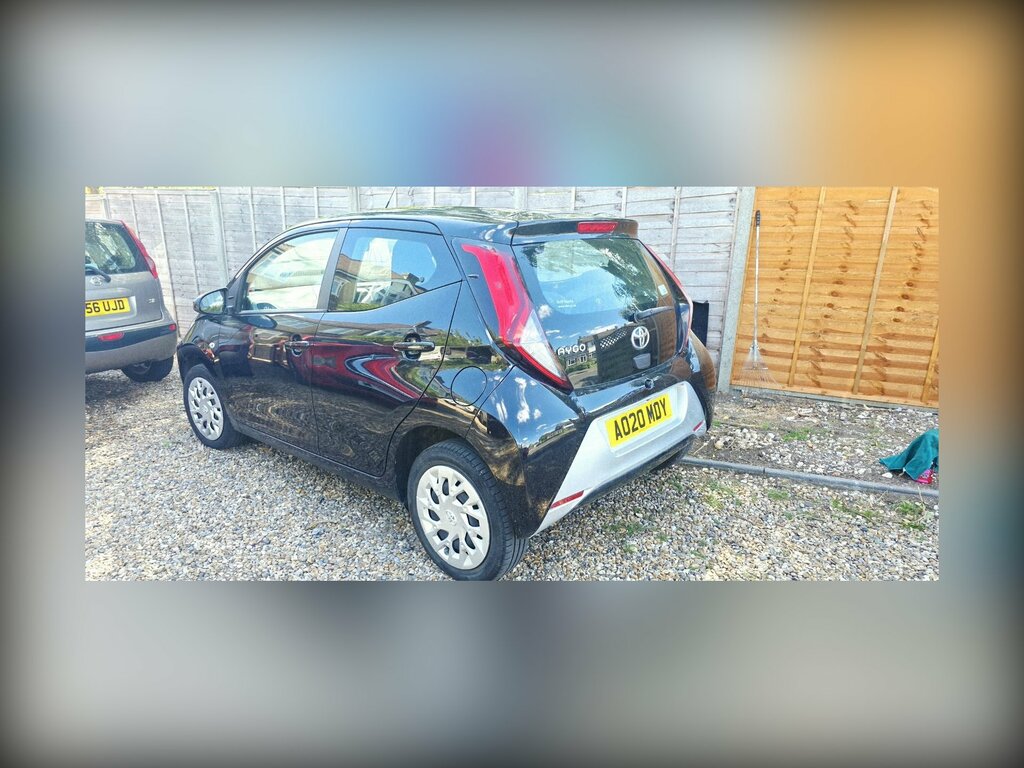 Toyota Aygo 1.0 Vvt-i X-play Hatchback Euro Black #2