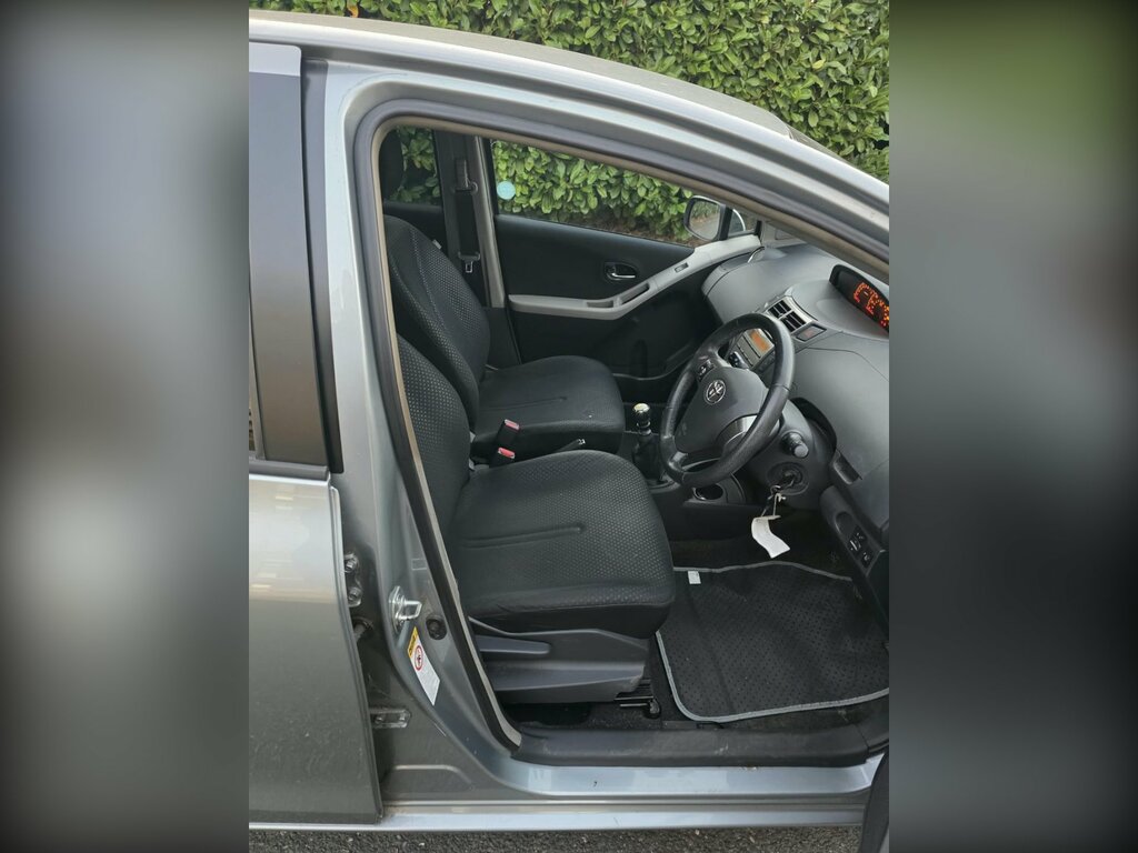 Toyota Yaris 1.33 Dual Vvt-i Sr Hatchback Eur Silver #5