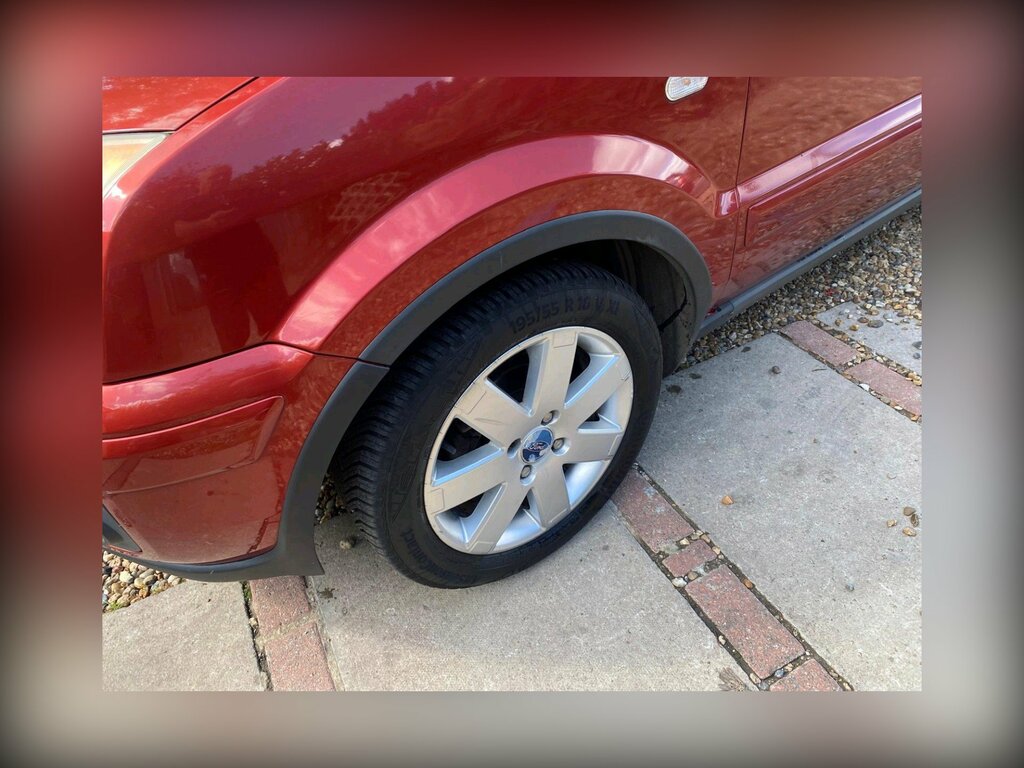 Ford Fusion 1.4 Plus Red #4