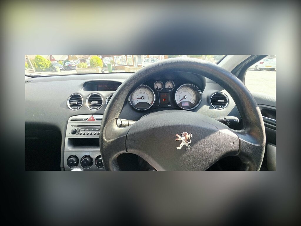 Peugeot 308 1.6 Vti S Hatchback 174 Gkm Grey