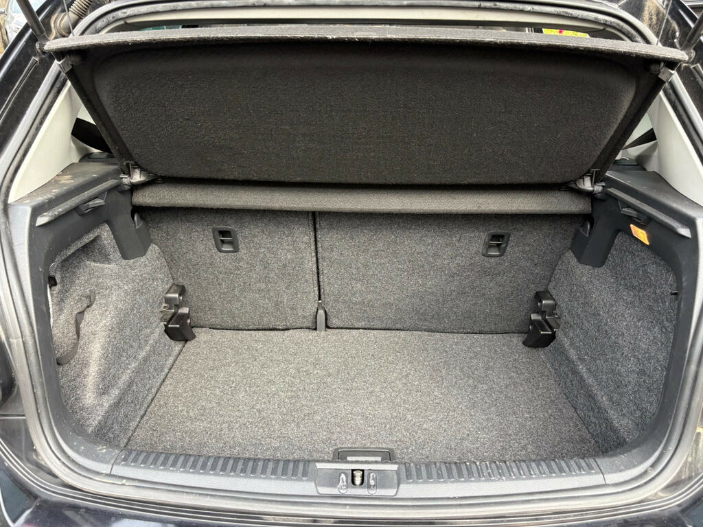 Volkswagen Polo Hatchback White #17