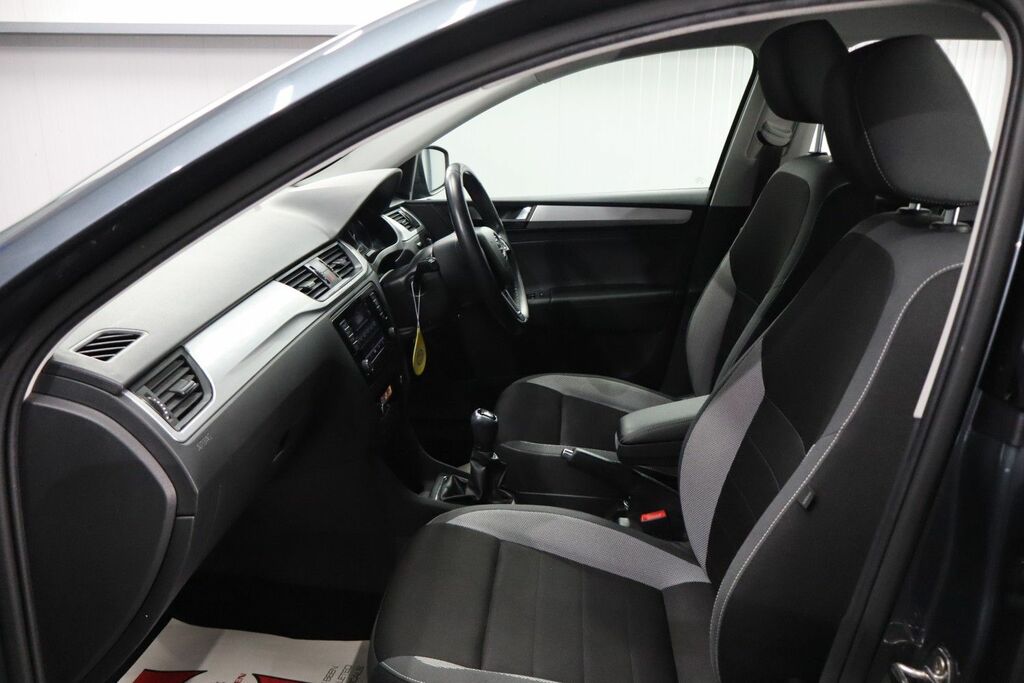 Skoda Rapid Spaceback 1.0 Tsi 110Ps Se Sport Dsg Spaceback 5-Dr Beige #28