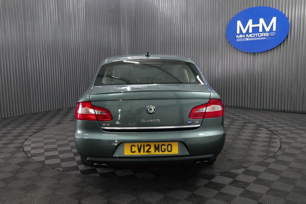 Skoda Superb V6 Elegance Hatchback Green #6