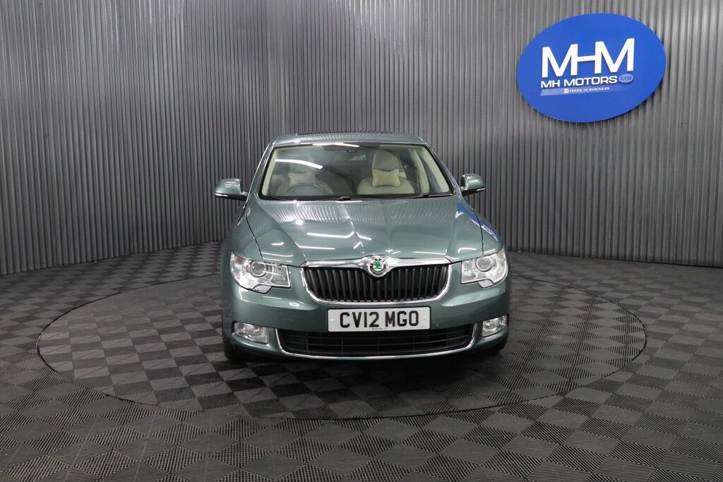 Skoda Superb V6 Elegance Hatchback Green #2