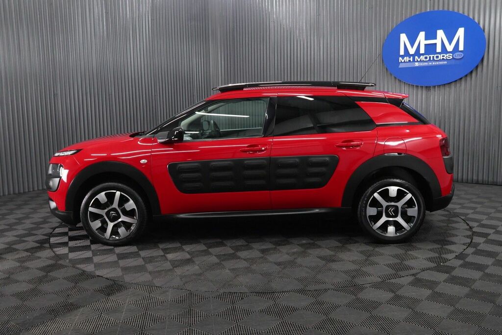 Citroen C4 Cactus Bluehdi Flair Hatchback Red #4