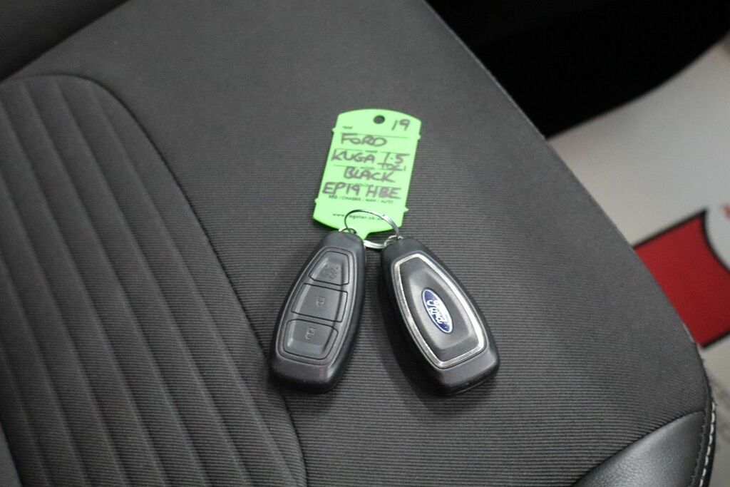 Ford Kuga 1.5 Ecoboost St-line 2Wd Silver #36