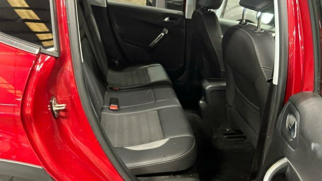 Peugeot 2008 Allure White #12