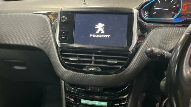 Peugeot 2008 Allure White #10