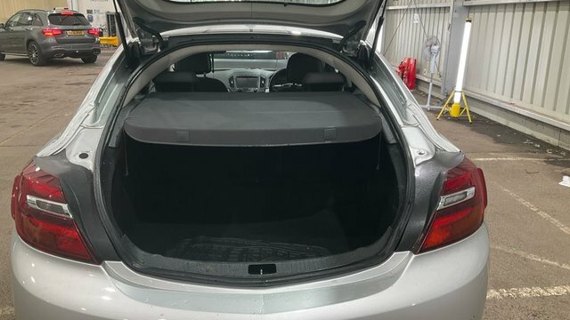 Vauxhall Insignia 2.0L Energy Cdti Ecoflex Ss 160 Bhp White #12