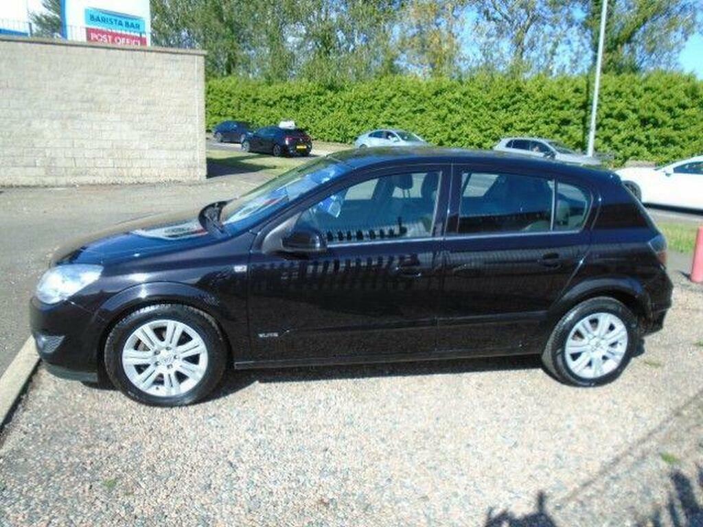 Vauxhall Astra 16V Sri Euro 5 Red #5