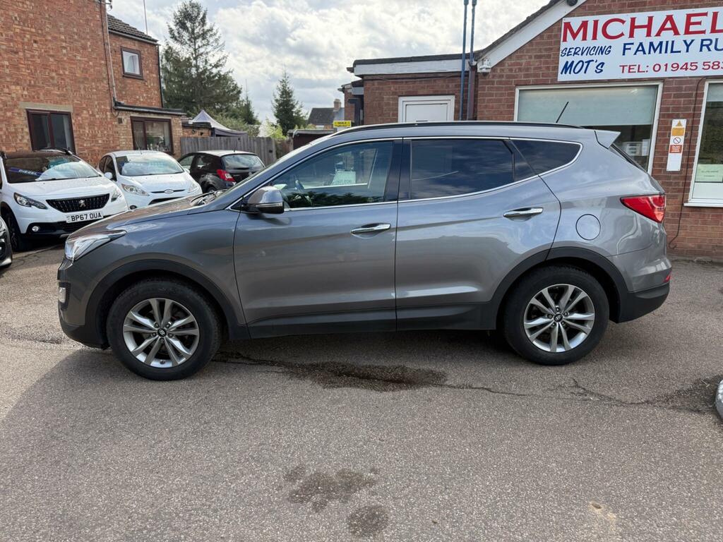 Hyundai Santa Fe  White #14