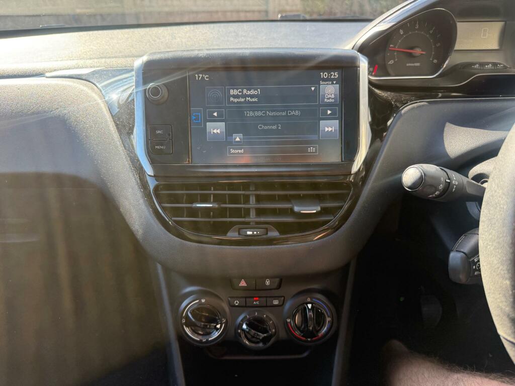 Peugeot 208 1.4 Hdi Style Euro 5 White #5