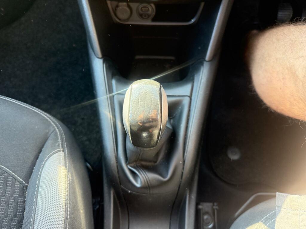 Peugeot 208 1.4 Hdi Style Euro 5 White #6