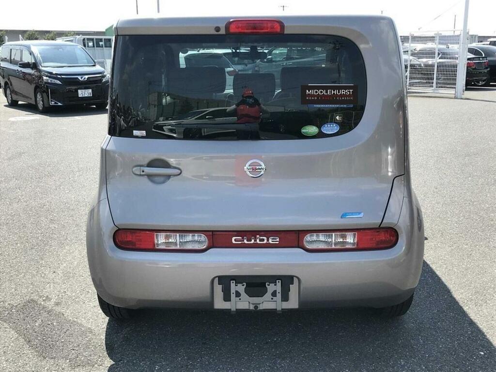 Nissan Cube Hatchback 1.5 15X M-selection Welcab 2012 Red #7