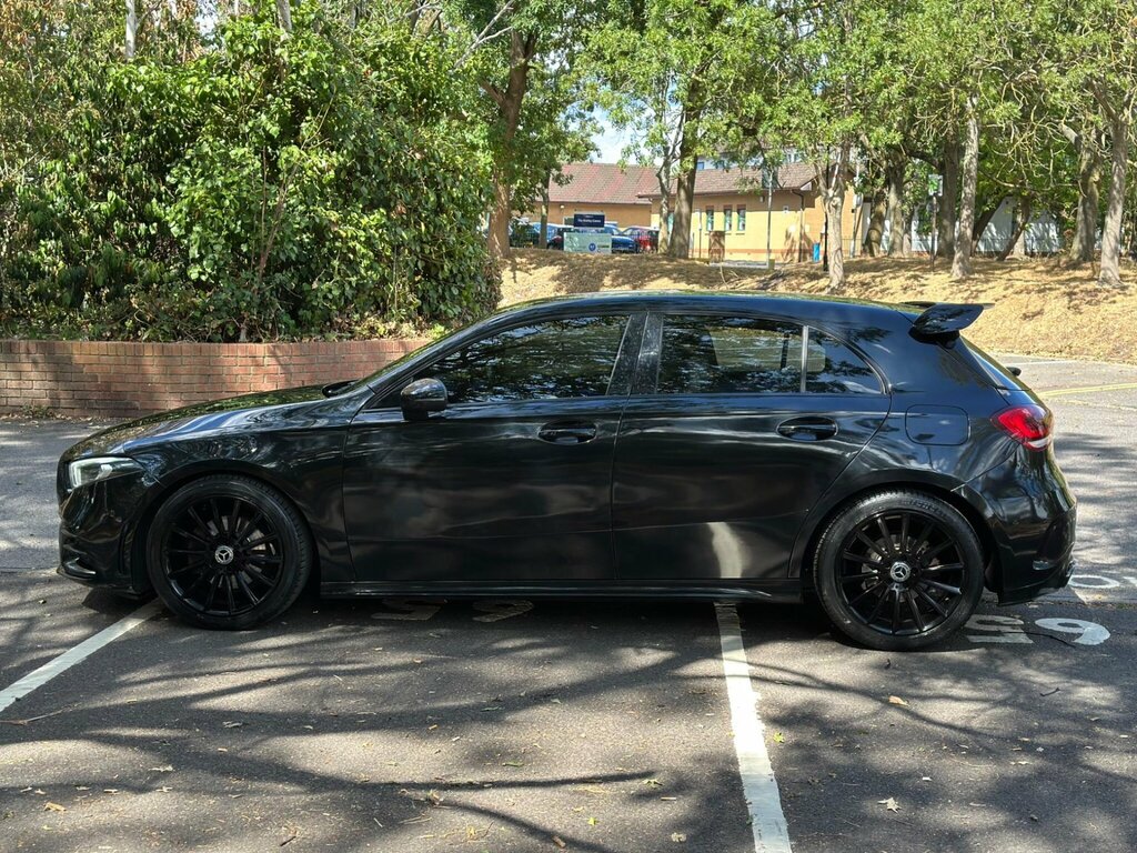 Mercedes-Benz A Class 1.3 A180 Amg Line Executive 7G-dct Euro 6 Ss Black #6
