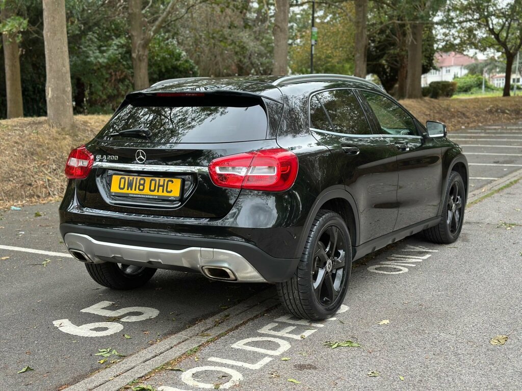 Mercedes-Benz GLA Class 1.6 Gla200 Sport Executive 7G-dct Euro 6 Ss 5 Black #4