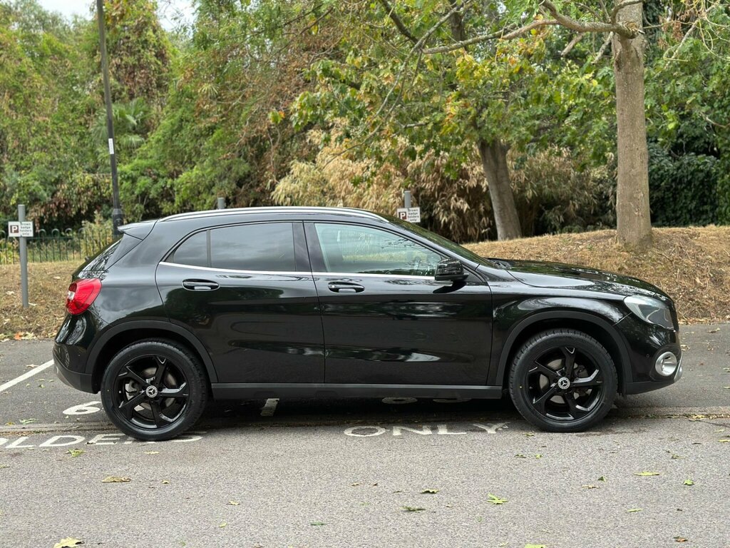 Mercedes-Benz GLA Class 1.6 Gla200 Sport Executive 7G-dct Euro 6 Ss 5 Black #3