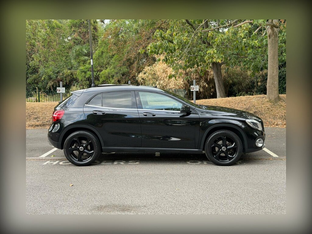 Mercedes-Benz GLA Class 2.1 Gla200d Sport Premium Plus 7G-dct Euro 6 S Black #3