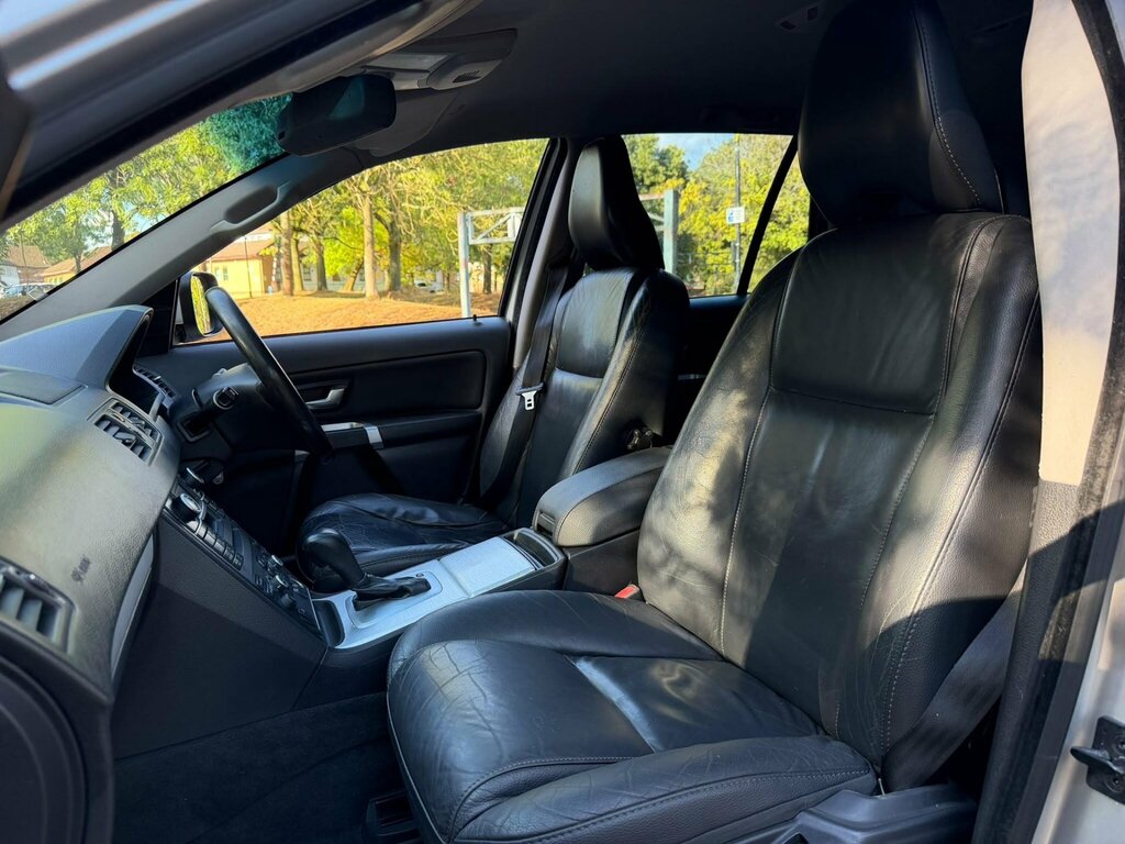 Volvo XC90 2.4L Se Lux Silver #14