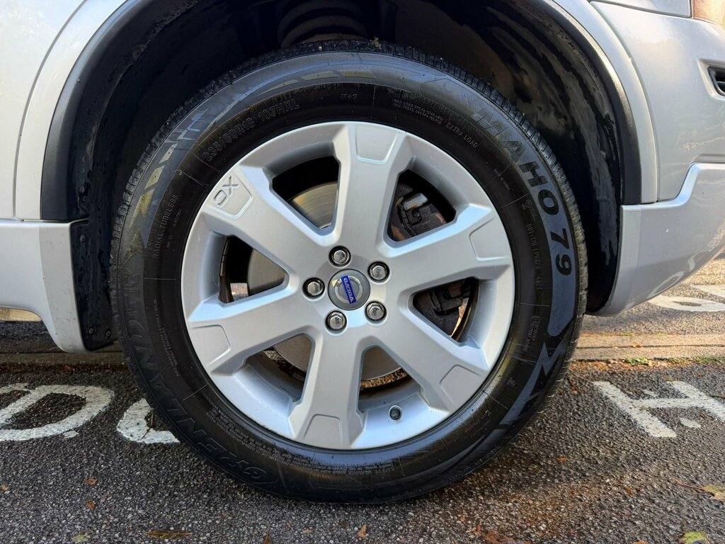 Volvo XC90 2.4L Se Lux Silver #29