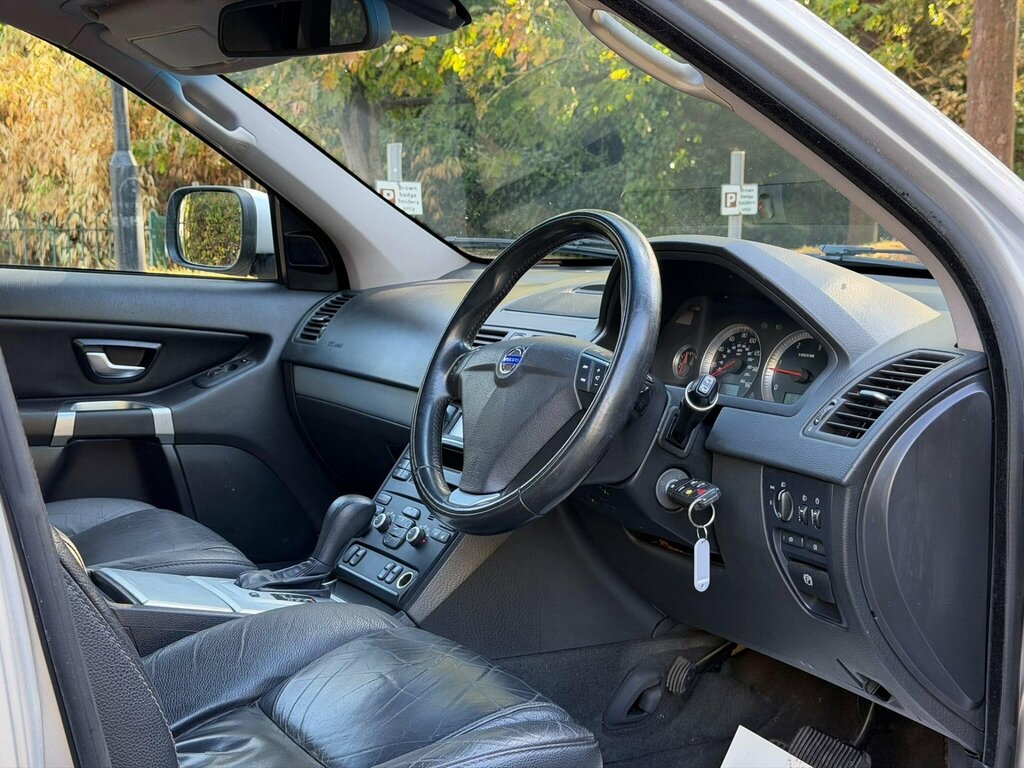 Volvo XC90 2.4L Se Lux Silver #9