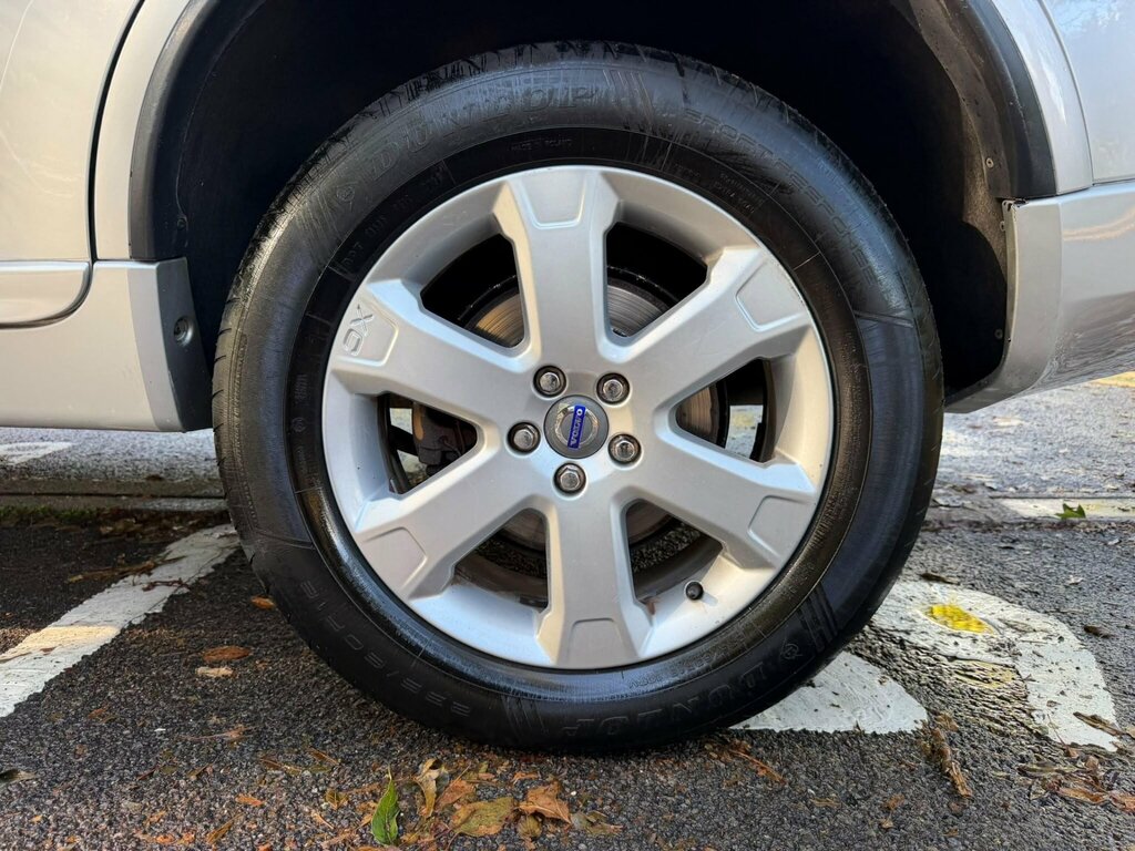 Volvo XC90 2.4L Se Lux Silver #34