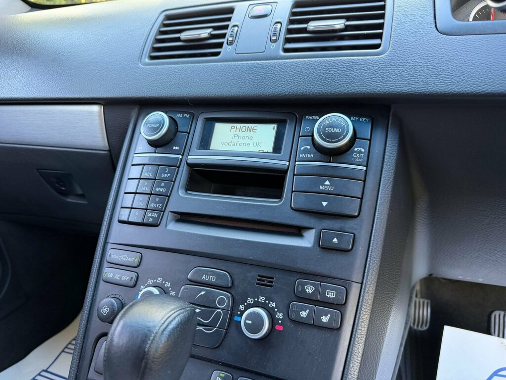 Volvo XC90 2.4L Se Lux Silver #24