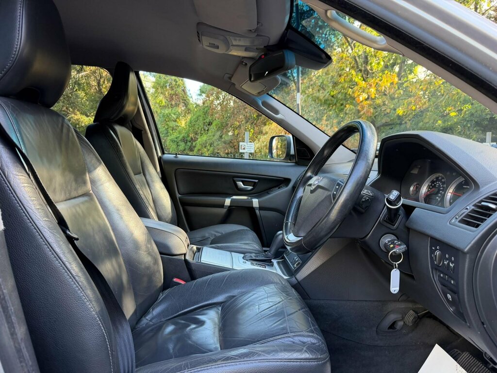 Volvo XC90 2.4L Se Lux Silver #10
