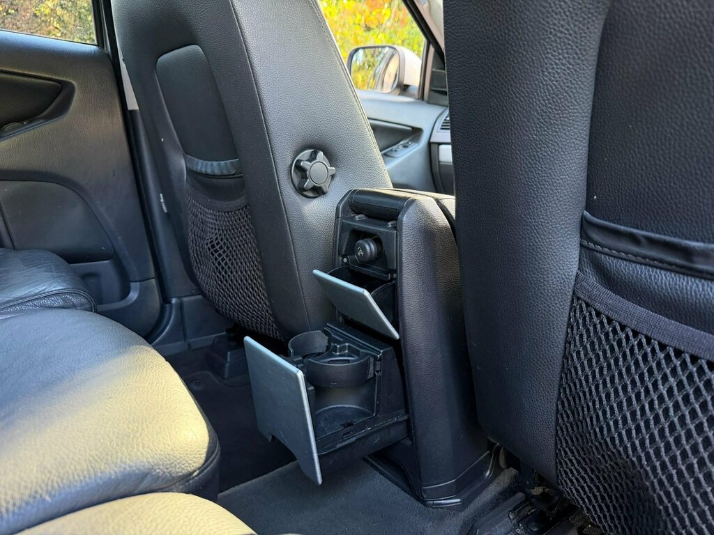 Volvo XC90 2.4L Se Lux Silver #20