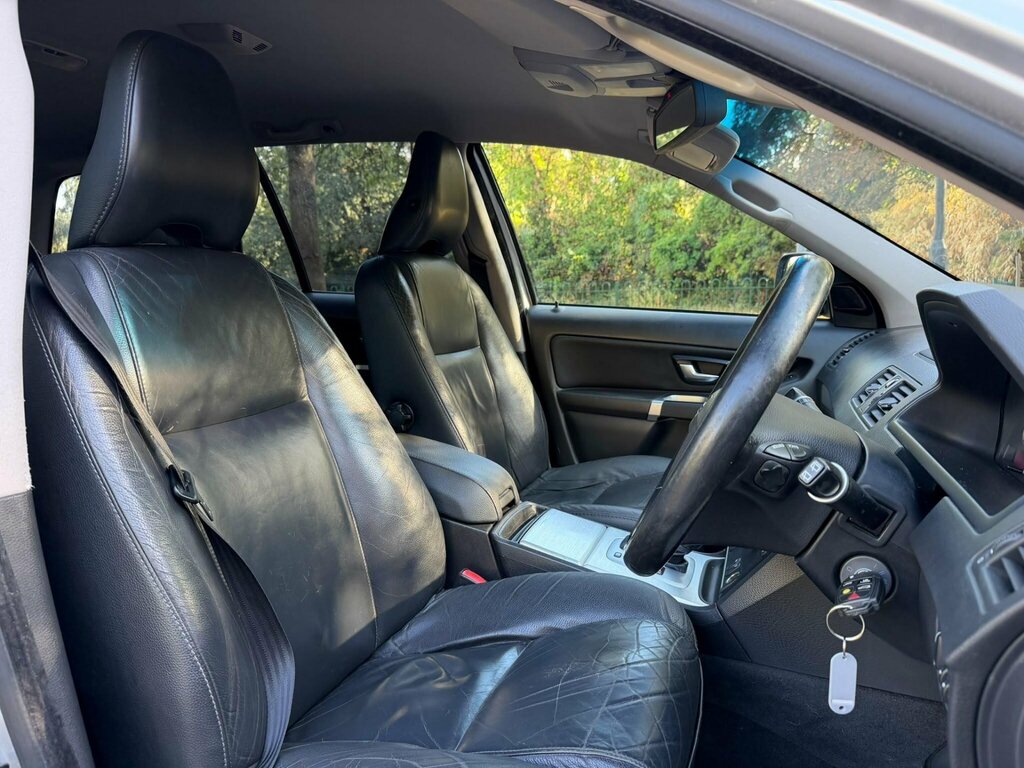 Volvo XC90 2.4L Se Lux Silver #13